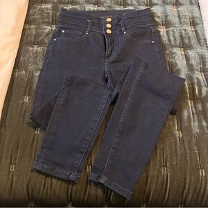 Sz 2P Ann Taylor Sculpting
Pocket High Rise Skinny Jeans